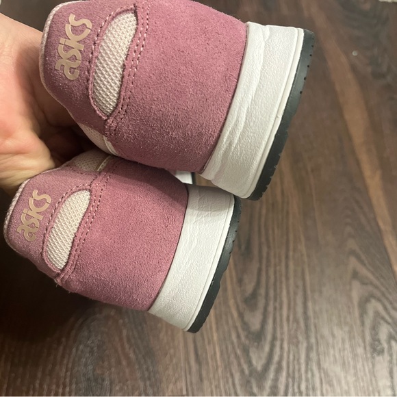 ASICS - Picture 5 of 5